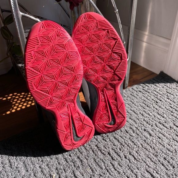 Nike Lebron James Soldier 7 Basketball Shoes - black white and red - Picture 4 of 5